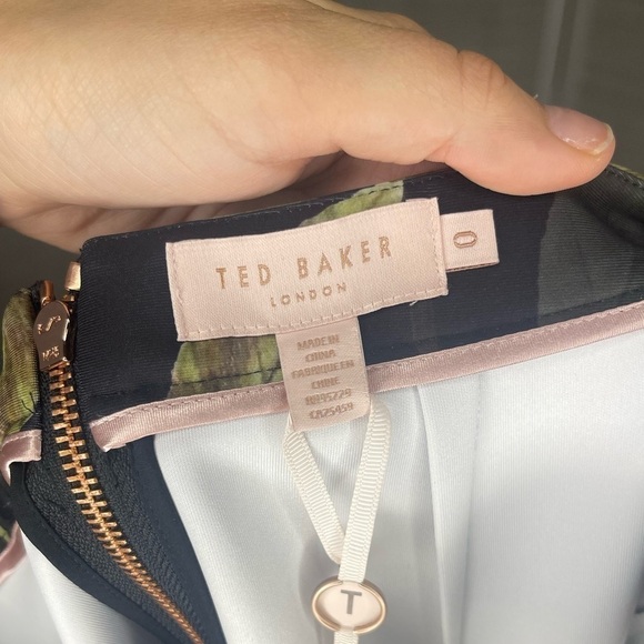 Ted Baker Blayyke Peaches Ruffle Pencil Skirt Black Orange Rose Gold Size 0 NWT - Picture 6 of 8